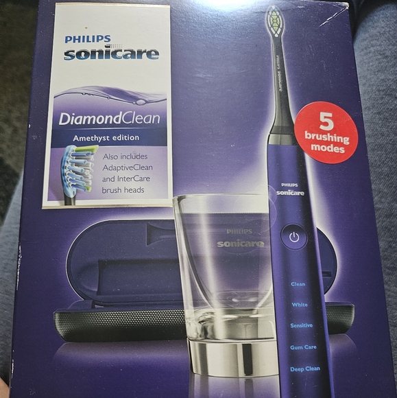 Phillips Sonicare charger and carrying case ONLY **DOES NOT INCLUDE TOOTHBRUSH** - Picture 2 of 4